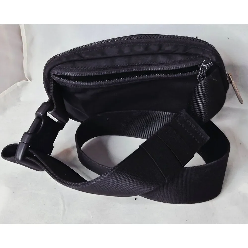 Lululemon everywhere belt bag